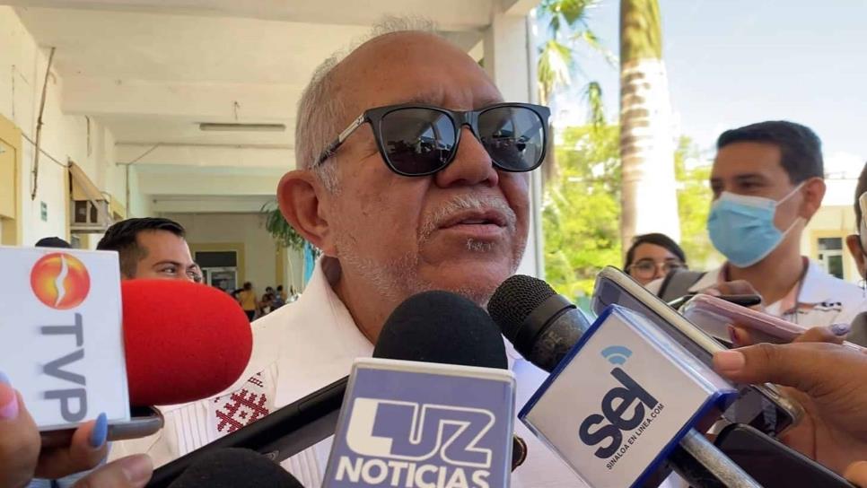 Alcalde de Mazatlán evade opinar sobre costo de luminarias