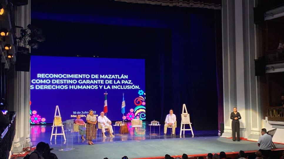 Rigoberta Menchú pudo cobrar hasta 50 mil dólares al visitar Mazatlán a entregar premio