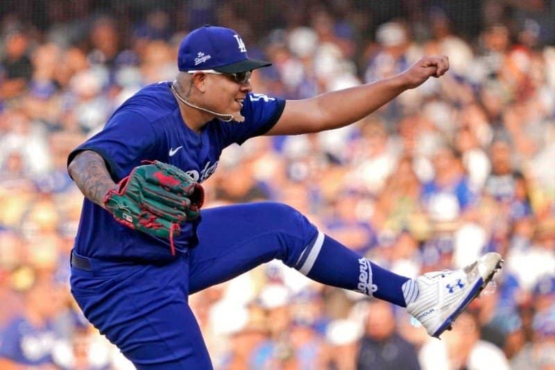 Julio Urías llega a su victoria número 11 de la temporada