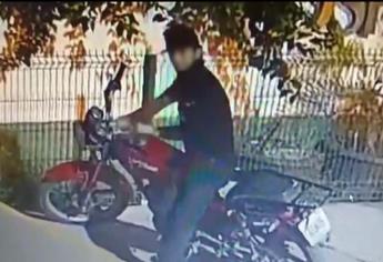 Paramédico atiende a un hombre en el IMSS de Villa Unión y el paciente le roba su motocicleta