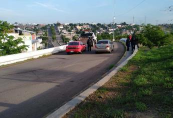 En persecución, detienen a dos hombres en vehículo robado en Culiacán