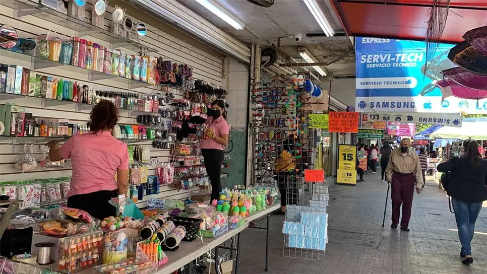 Negocios en el Centro de Culiacán. FOTO: Diana Cruz.