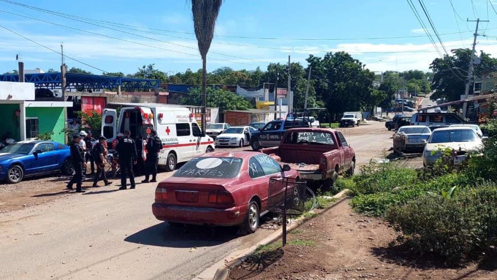 Golpea a su esposa, sujetos armados llegan y le pegan un balazo, en Culiacán