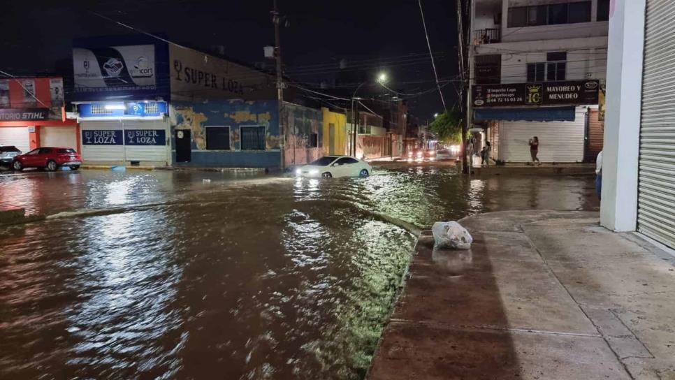Saldo blanco tras lluvias en Culiacán; mujer murió al abrir refrigerador: PC