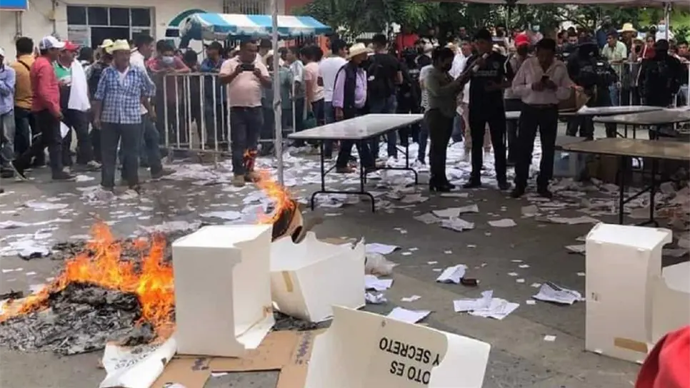 En el sur del país se registraron hechos violentos durante la elección morenista. FOTO: El Sol de México.