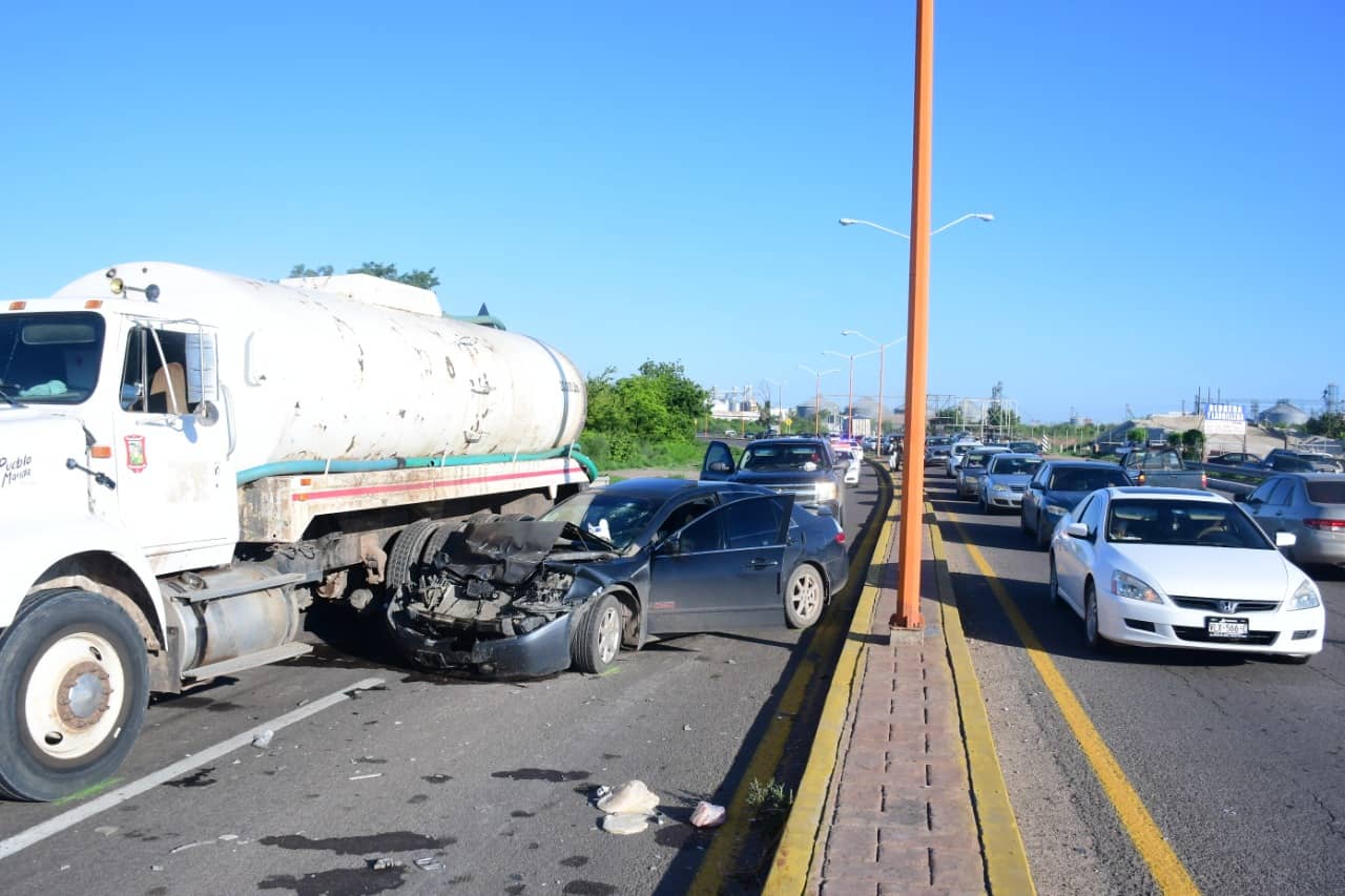 Accidente en Guamúchil deja tres lesionados