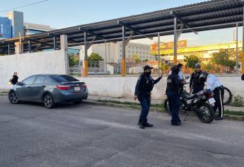 Automovilista embiste a motopatrullero de la Policía Municipal en la colonia Centro