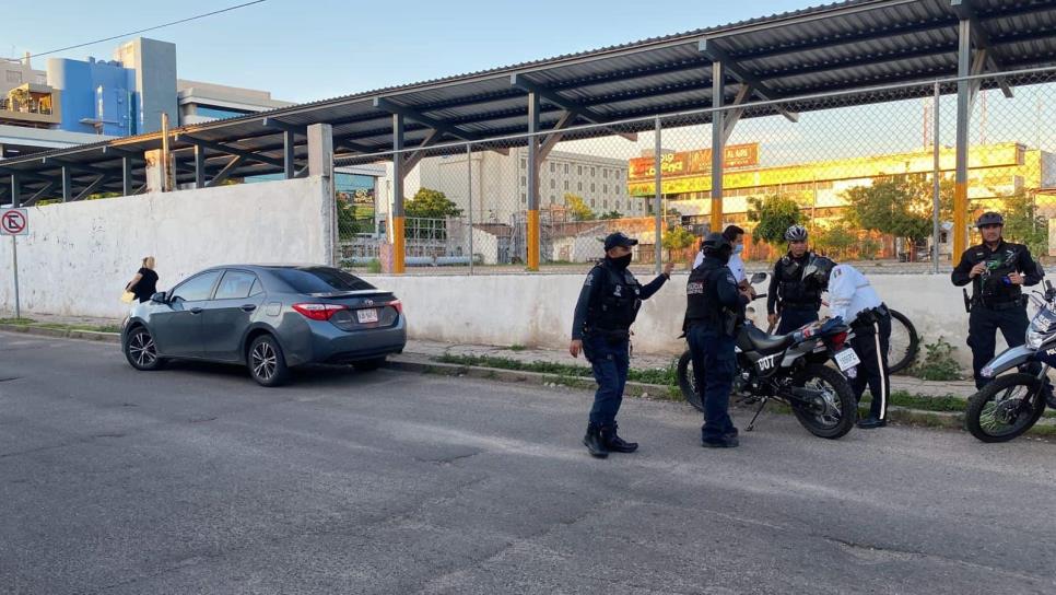 Automovilista embiste a motopatrullero de la Policía Municipal en la colonia Centro