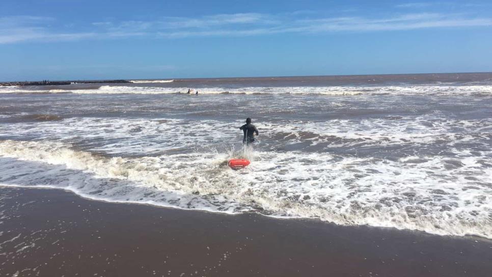 Dos personas han estado a punto de ahogarse en Las Glorias