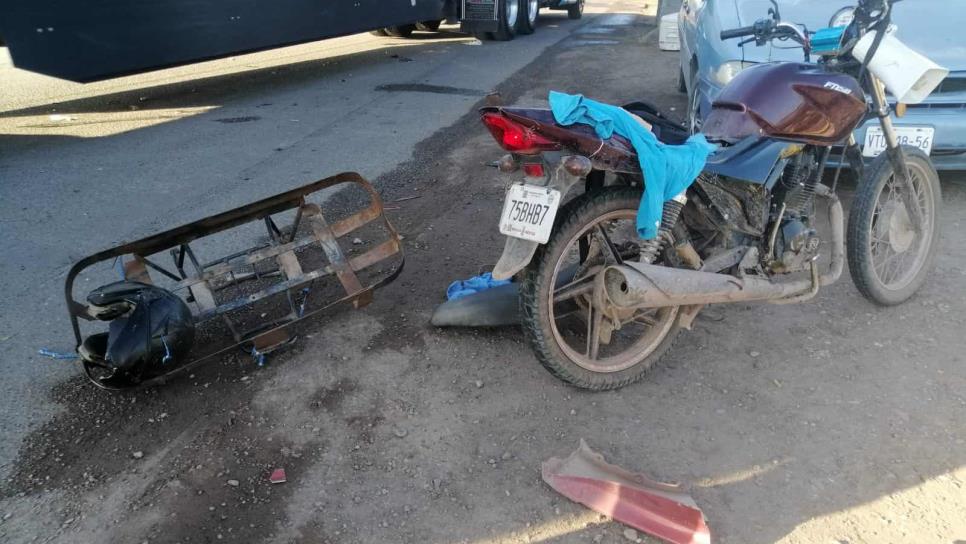 Motociclista termina en el hospital tras ser embestido