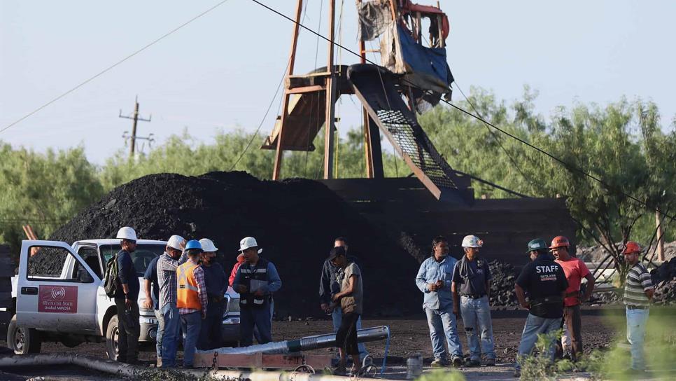 Suman 10 mineros atrapados y 5 lesionados por derrumbe en Coahuila