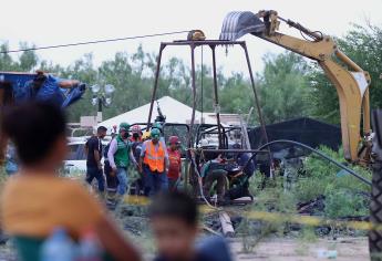 Diez mineros siguen atrapados tras 48 horas del derrumbe en Coahuila