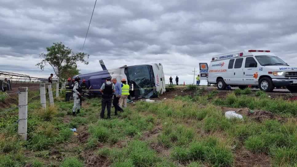 Volcadura de autobús en la Culiacán-Mazatlán deja un mujer sin vida y 19 lesionados
