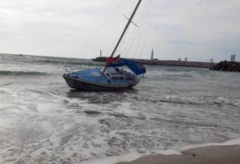 Velero encalla en playas del Hotel El Faro y hay varios heridos