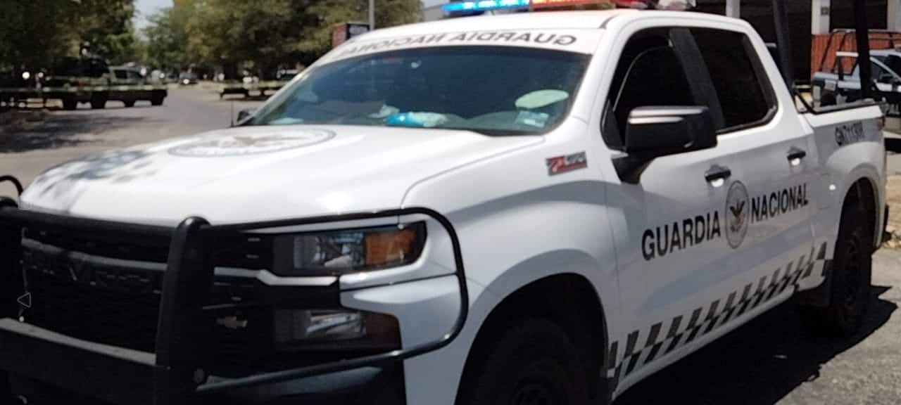 Patrulla de la Guardia Nacional choca contra camioneta en Culiacán