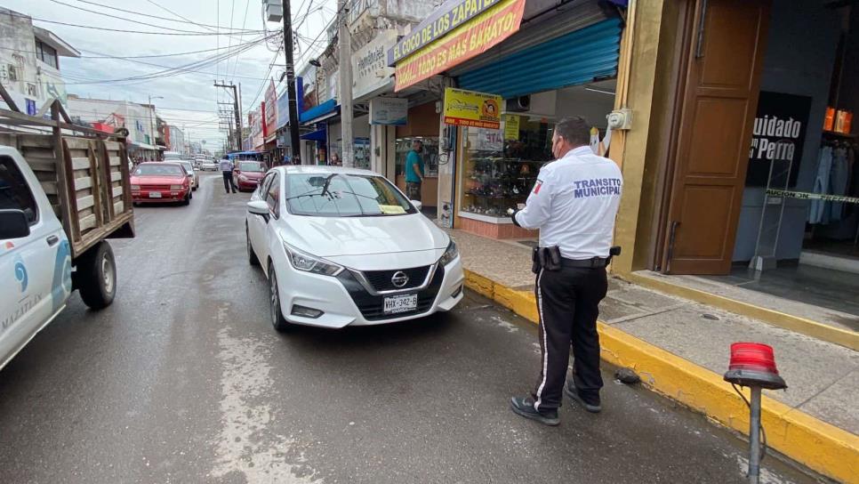 Cero tolerancia a quienes se estacionen en línea amarilla en Mazatlán