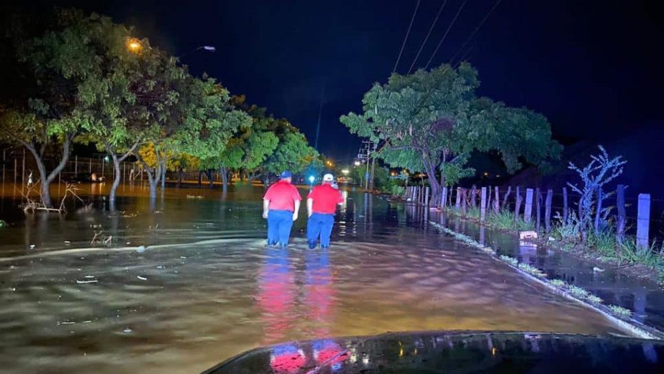 Dejan lluvias 100 mm de agua y 60 personas rescatadas en Mazatlán