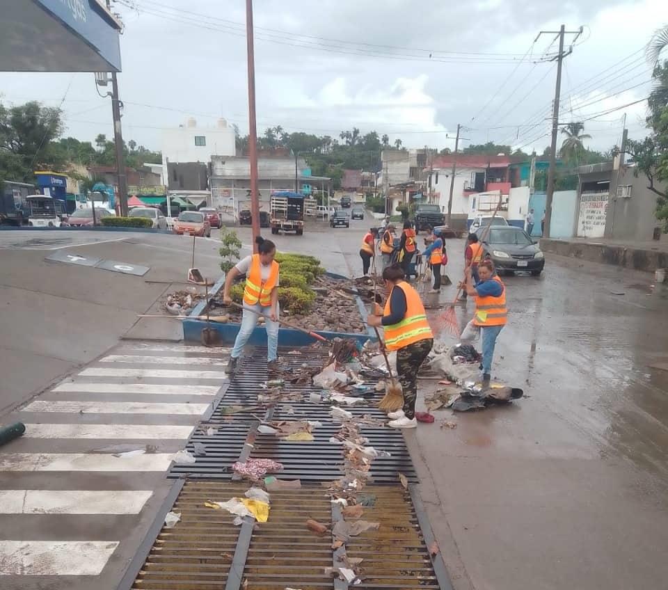 La lluvia de este lunes deja 18 toneladas de basura en Mazatlán