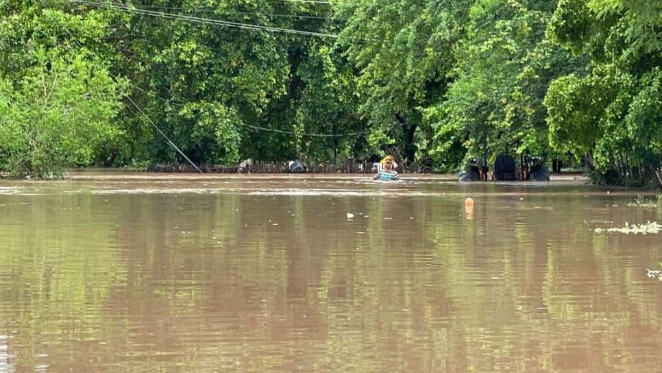 Más de 70 familias afectadas y carreteras intransitables en Mocorito