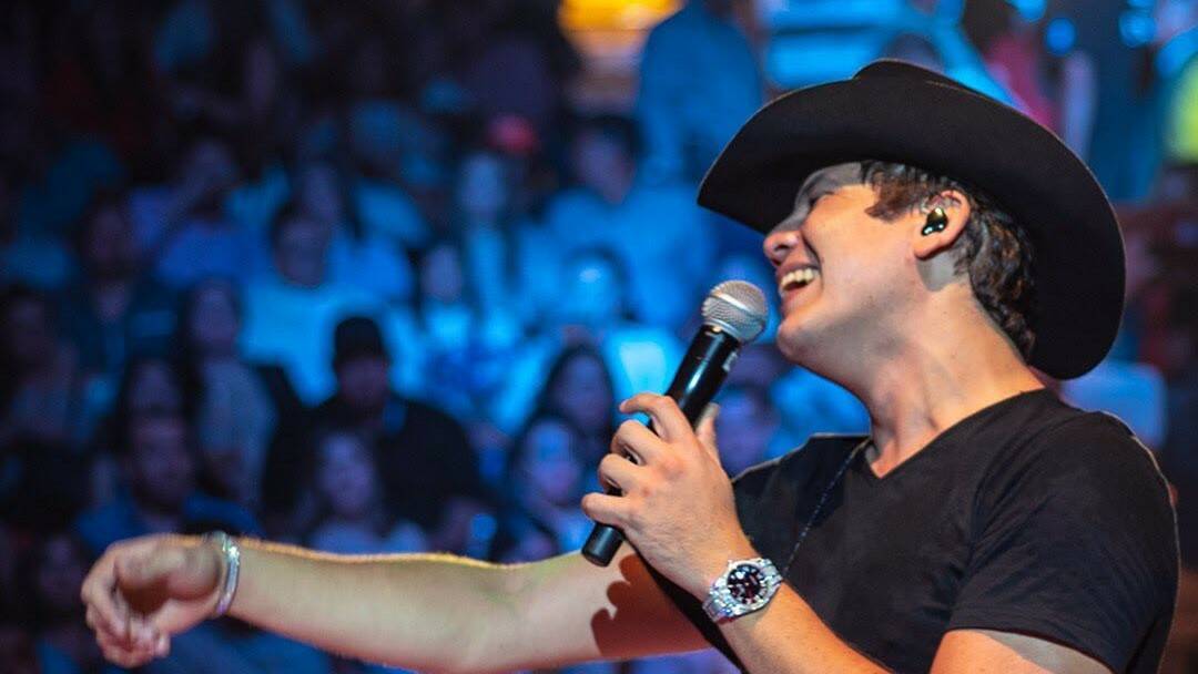 FOTO: Facebook oficial de Remmy Valenzuela.