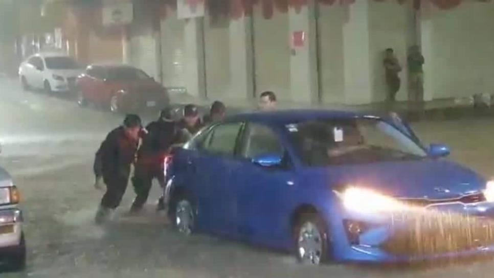 Lluvias en Culiacán sorprendieron a conductores: 9 autos quedaron varados