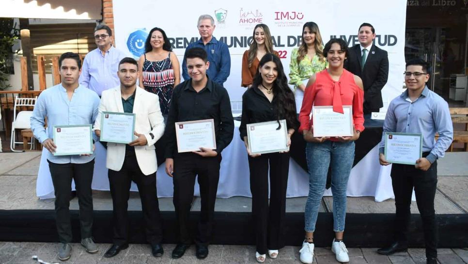 Siete ahomenses reciben el Premio Municipal de la Juventud 2022