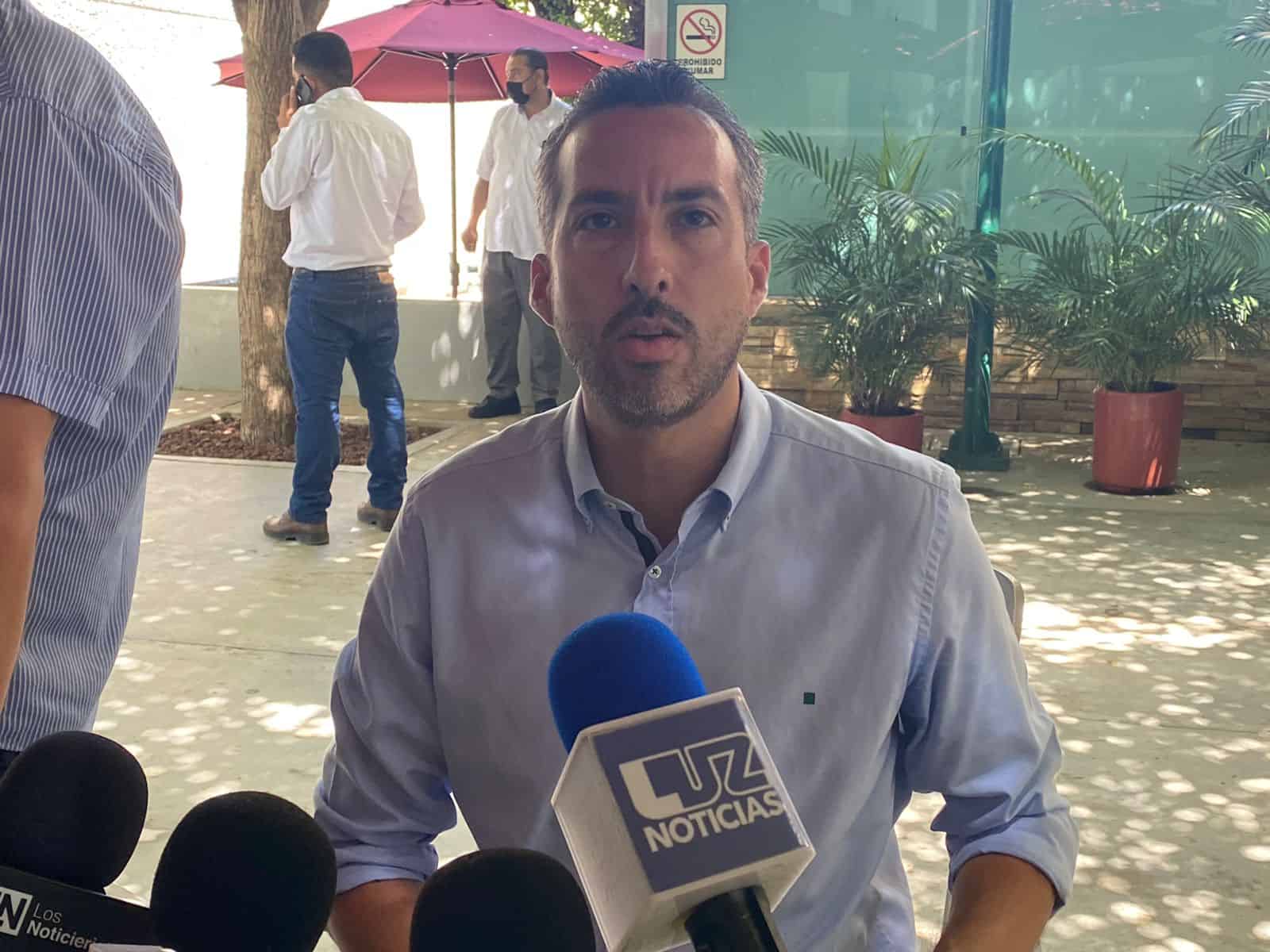 «Quien escupe para arriba le cae en la frente»: Gene Bojórquez a Feliciano Castro; asegura gana $261 mil al mes