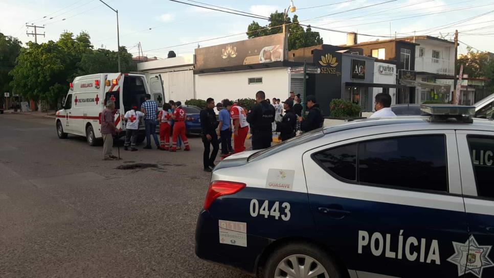 Camioneta choca a motociclista en Guasave