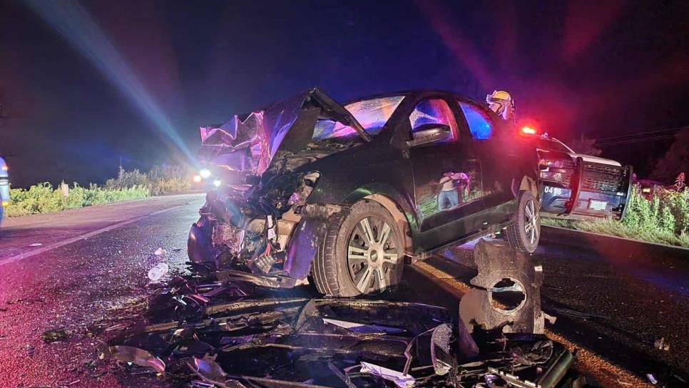 Trasladan a familia completa a un hospital tras encontronazo de autos en la salida sur de Culiacán