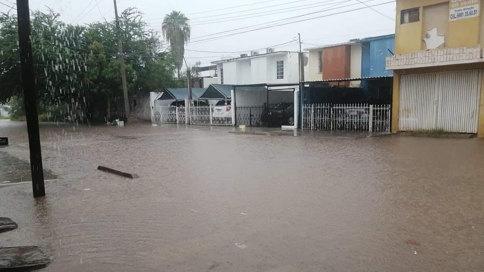 Colonias de Los Mochis se inundan; arrecia la lluvia