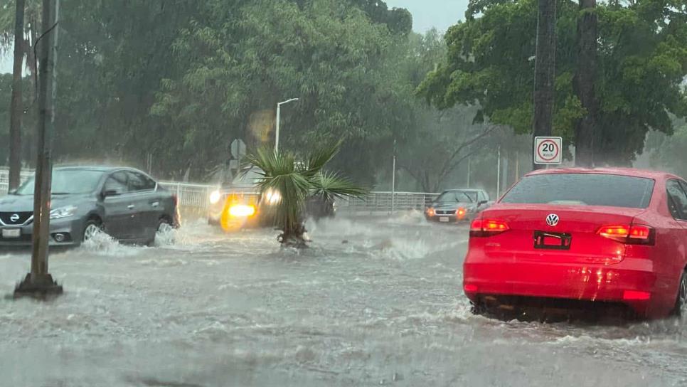 A barandillas quienes hagan «shows» en razers durante inundaciones