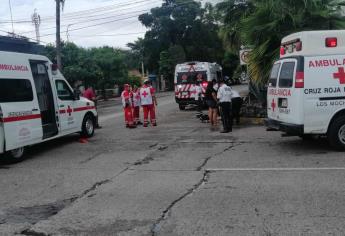 Paramédicos de Cruz Roja iban a dar auxilio y chocan en Los Mochis, hay dos lesionados