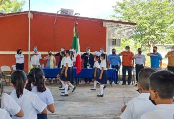 Con el compromiso de construir cancha de usos múltiples, Gildardo Leyva inaugura ciclo escolar 2022-2023