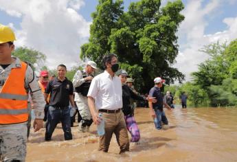 Se desborda dren en La Trinidad y se inundan 60 familias, el agua llega a los 80 cm