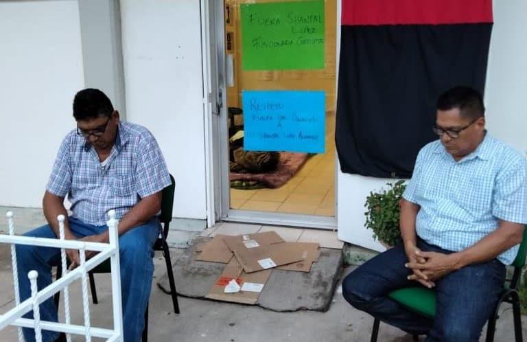 Maestros de Conalep finalizan toma de oficinas y huelga de hambre