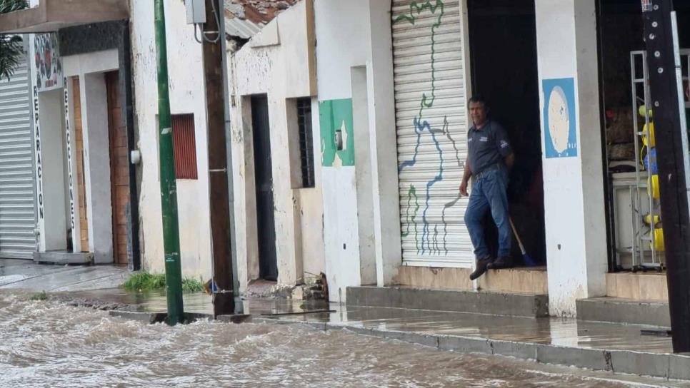 ¡Otra vez! acumulan 100 milímetros de lluvia en Culiacán