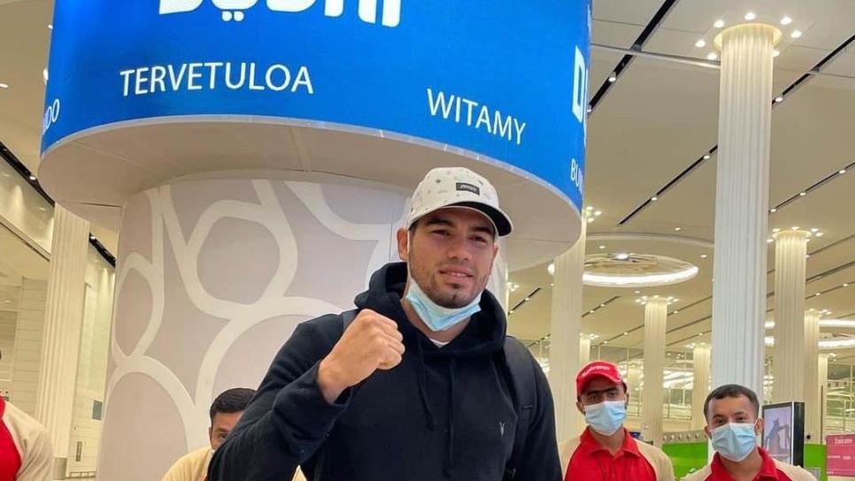 «El Zurdo» Ramírez viajó a Abu Dhabi de cara a su combate ante Bivol