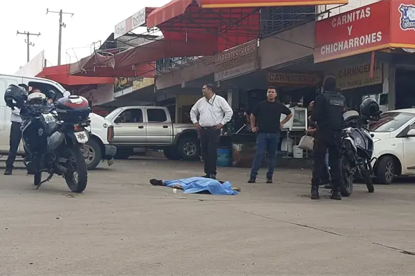 Muere hombre tras posible infarto en el mercado de abastos de Culiacán