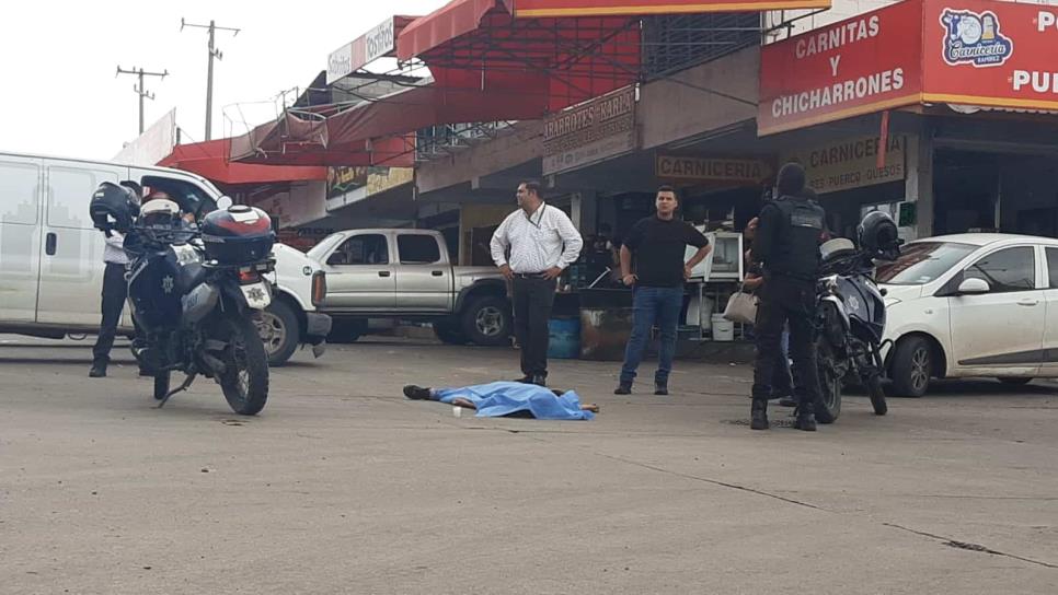 Muere hombre tras posible infarto en el mercado de abastos de Culiacán