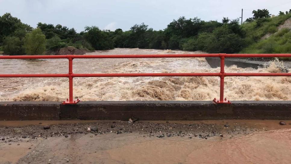 En alerta de nuevo el municipio de Sinaloa, sube el nivel de los arroyos; lluvia no cesa