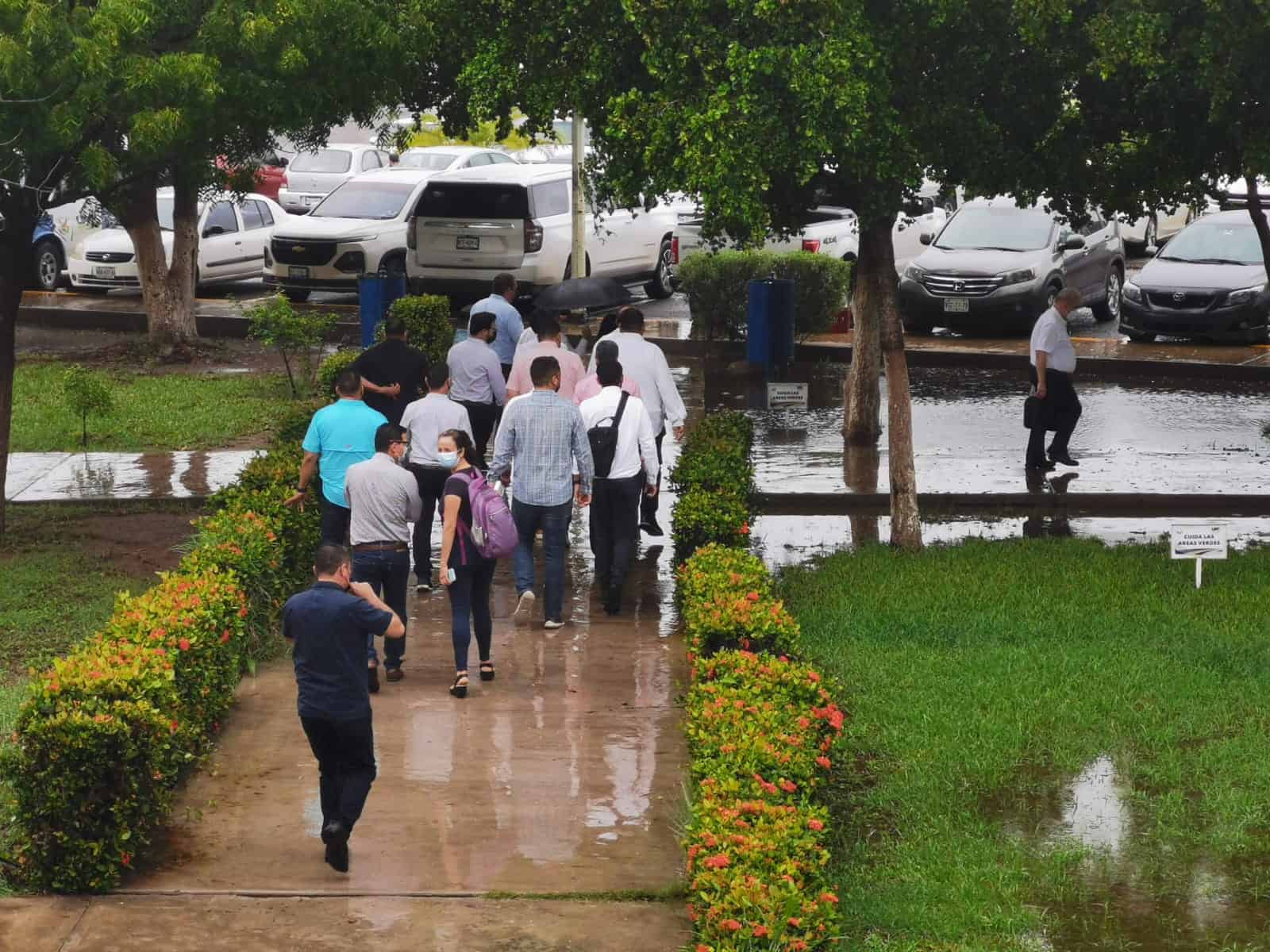En análisis suspensión de clases en turno vespertino de la UAS por lluvias