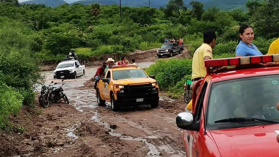 Por riesgo de un represo, evacuan a 8 familias de Los Ojitos, El Fuerte