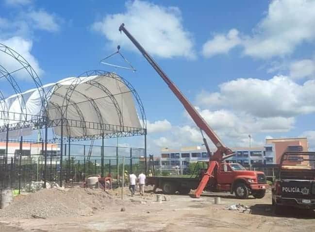 Trabajador resulta herido tras caer de un andamio en Mazatlán