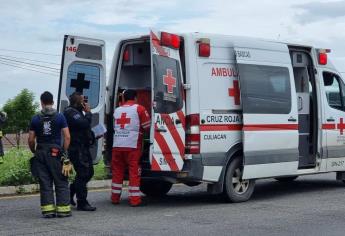 Motociclista derrapara y queda herido en la carretera, en Navolato