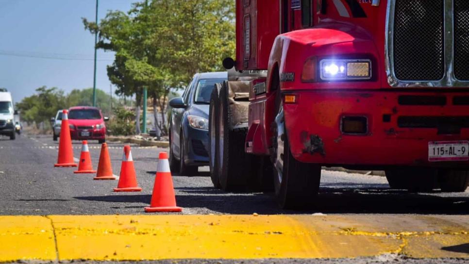 Gildardo Leyva solicita apoyo para rehabilitar carretera Los Mochis-El Fuerte.