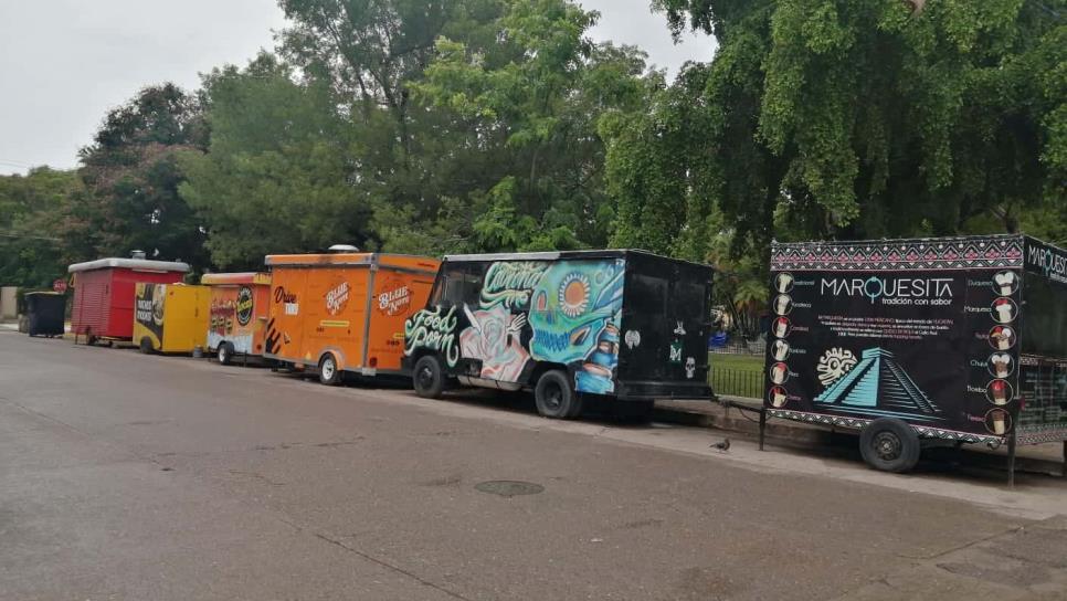 «Truenan» empresarios contra food trucks de la Plazuela 27 de Septiembre