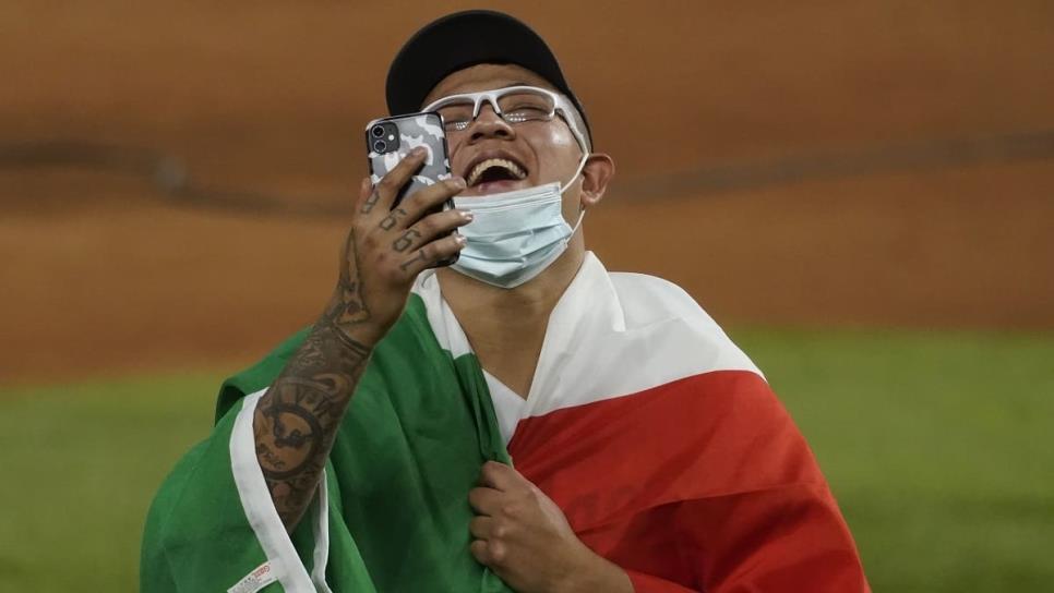 Julio Urías jugará con México el Clásico Mundial