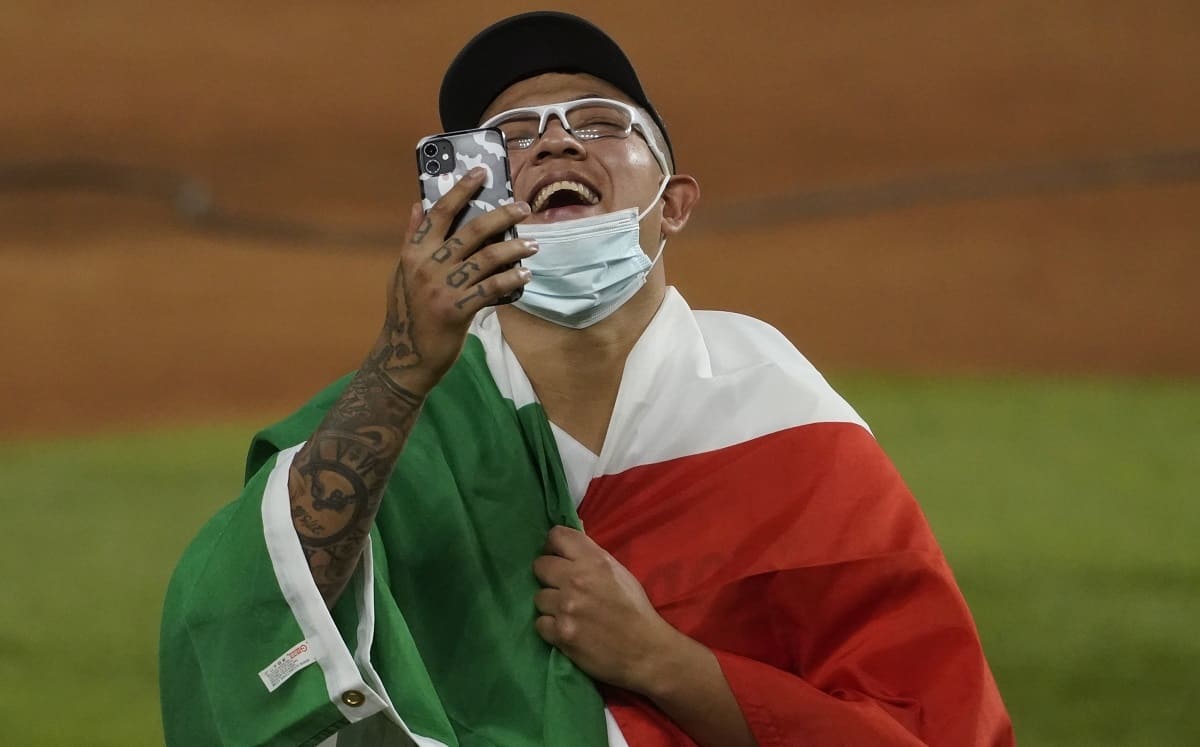 Julio Urías jugará con México el Clásico Mundial