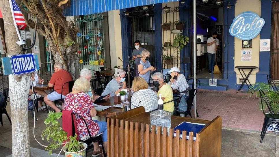 Reportan llenos restaurantes de Mazatlán