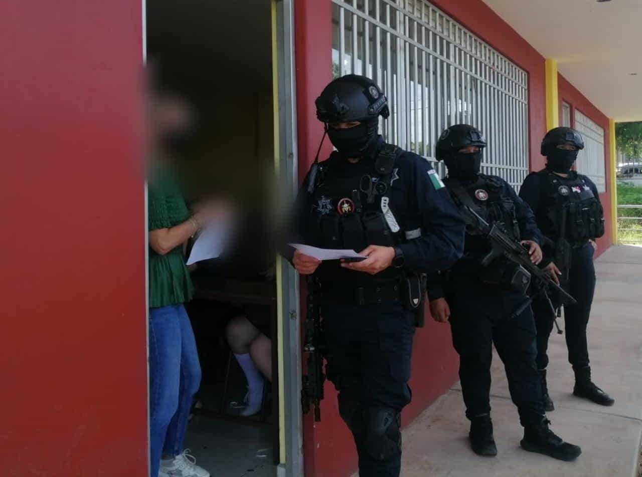 Reportan estudiante armado y policías sitian secundaria de Culiacán